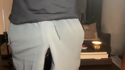 Snapshot of chiguy841 chatting on 02/17/25, 02:09 ChiGuy841 online show from 02/17/25, 02:09