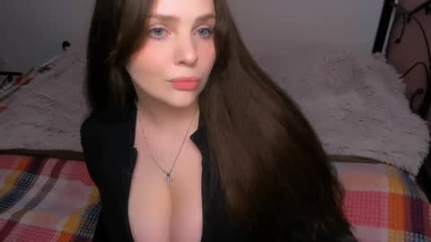 Snapshot of chilivanilla chatting on 04/25/26, 03:53 lalaland online show from 04/25/26, 03:53