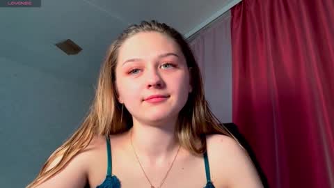 Snapshot of chill_velvet chatting on 09/27/25, 01:38 Sasha online show from 09/27/25, 01:38