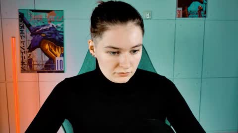 Snapshot of chillsnail_bro chatting on 01/09/26, 09:01 Bella online show from 01/09/26, 09:01