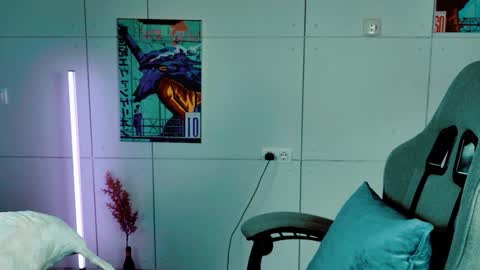 Snapshot of chillsnail_bro chatting on 02/03/26, 09:03 Bella online show from 02/03/26, 09:03