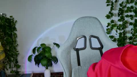 Snapshot of chillsnail_bro chatting on 03/06/26, 05:15 Bella online show from 03/06/26, 05:15