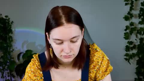 Snapshot of chillsnail_bro chatting on 03/09/26, 09:02 Bella online show from 03/09/26, 09:02