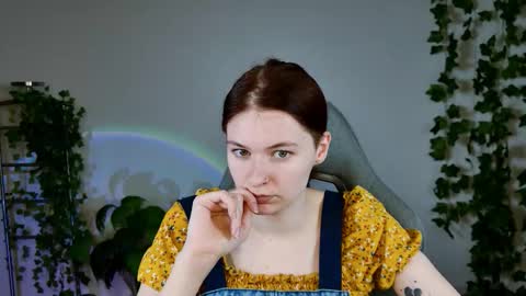 Snapshot of chillsnail_bro chatting on 03/10/26, 07:13 Bella online show from 03/10/26, 07:13