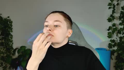 Snapshot of chillsnail_bro chatting on 03/16/26, 09:13 Bella online show from 03/16/26, 09:13