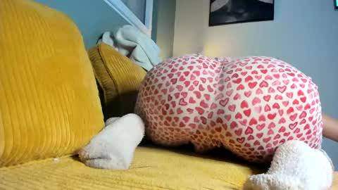 yoursensualparadise online show from 10/17/25, 01:20