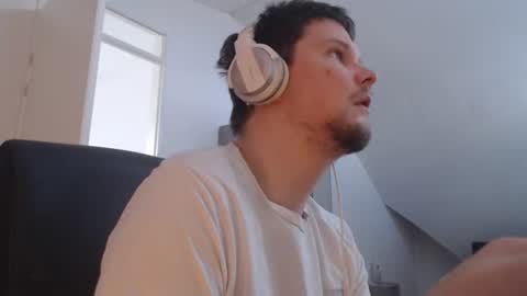 Snapshot of chillzonecam chatting on 09/12/25, 03:56 chillzonecam online show from 09/12/25, 03:56