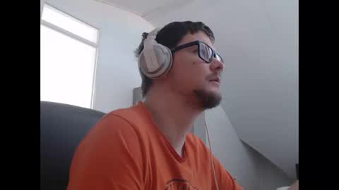 Snapshot of chillzonecam chatting on 09/22/25, 11:01 chillzonecam online show from 09/22/25, 11:01