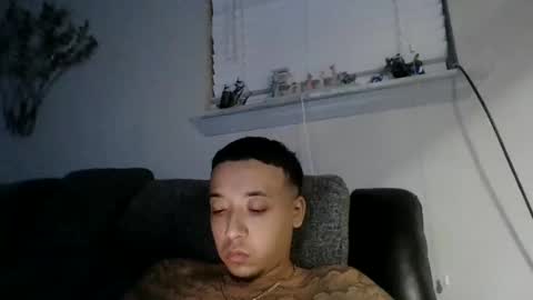 Snapshot of chino880172 chatting on 02/15/25, 06:44 CHINO online show from 02/15/25, 06:44