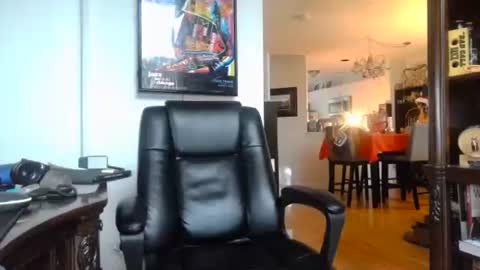 Snapshot of chiphoneman chatting on 11/20/25, 09:14 chiphoneman online show from 11/20/25, 09:14