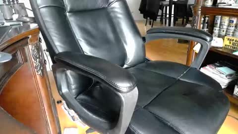 Snapshot of chiphoneman chatting on 03/07/26, 02:03 chiphoneman online show from 03/07/26, 02:03