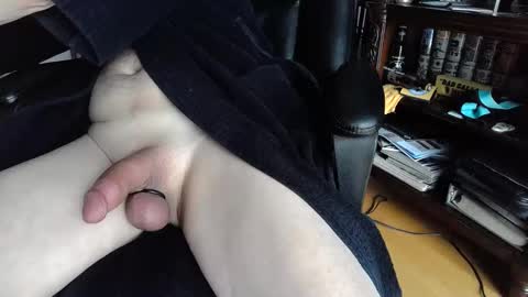 Snapshot of chiphoneman chatting on 03/18/26, 02:53 chiphoneman online show from 03/18/26, 02:53