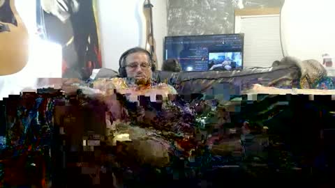 Snapshot of chitwnhustler chatting on 12/30/24, 06:42 SpunHung online show from 12/30/24, 06:42