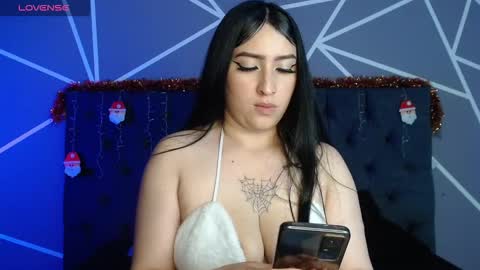 chloe1126_ online show from 12/17/25, 11:49