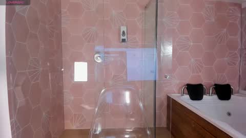 Chloe online show from 11/10/25, 11:42