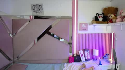 Chloe  online show from 06/08/26, 12:27