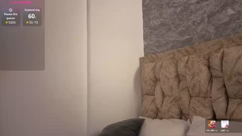chloe_bluee_ online show from 06/19/26, 11:14
