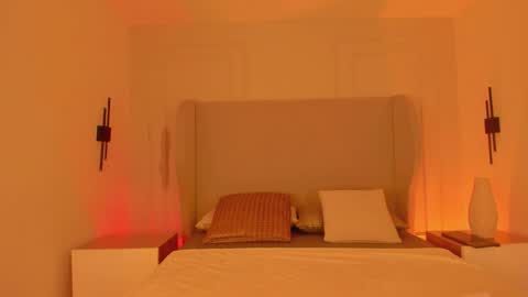 Chloe online show from 11/22/25, 12:59