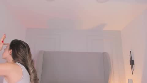 Chloe online show from 12/15/25, 12:09