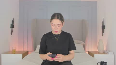 Chloe online show from 06/12/26, 11:31