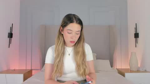 Chloe online show from 06/16/26, 07:49