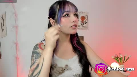 Snapshot of chloe_evans12 chatting on 04/12/26, 04:28 Chloe online show from 04/12/26, 04:28