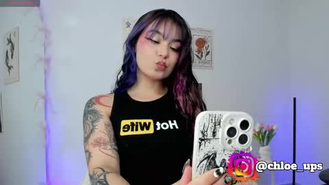 Snapshot of chloe_evans12 chatting on 04/24/26, 02:25 Chloe online show from 04/24/26, 02:25