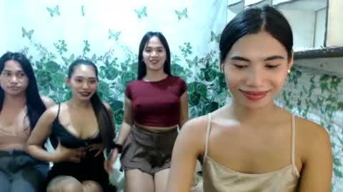 Snapshot of chloe_harlot chatting on 06/15/26, 02:52 chloe and harlot online show from 06/15/26, 02:52