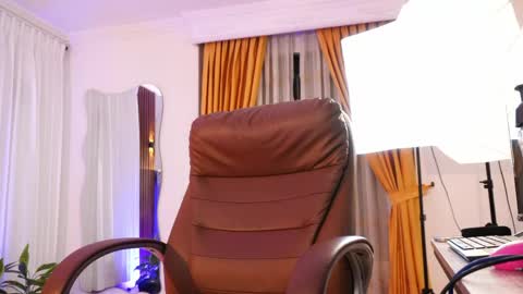 Snapshot of chloe_harriss chatting on 04/24/26, 11:56 Chloe online show from 04/24/26, 11:56