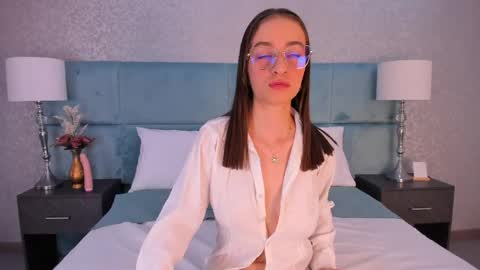 Snapshot of chloe_key chatting on 05/10/26, 04:01 chloe_key online show from 05/10/26, 04:01