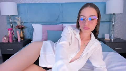 chloe_key online show from 05/26/26, 08:05