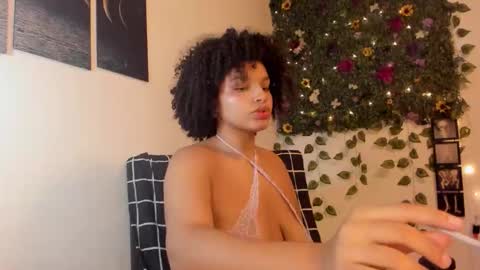 Snapshot of chloe_kisses chatting on 10/14/25, 11:33 chloe_kisses online show from 10/14/25, 11:33