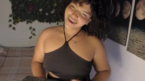 Snapshot of chloe_kisses chatting on 03/07/26, 12:02 chloe_kisses online show from 03/07/26, 12:02