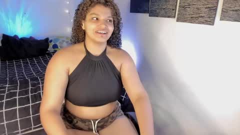 Snapshot of chloe_kisses chatting on 04/24/26, 11:34 chloe_kisses online show from 04/24/26, 11:34