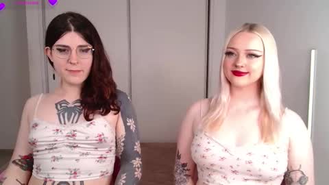 Snapshot of chloe_levine chatting on 11/14/25, 07:45 Chloe Levine online show from 11/14/25, 07:45