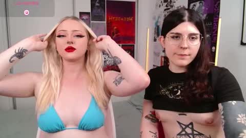 Snapshot of chloe_levine chatting on 02/08/26, 04:10 Chloe Levine online show from 02/08/26, 04:10