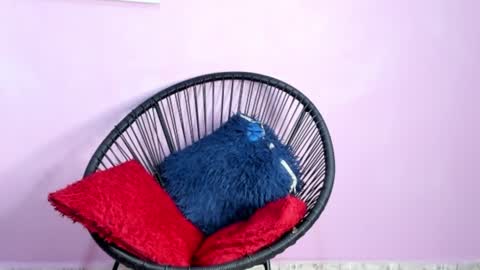 Snapshot of chloe_madisson chatting on 01/03/25, 04:27 chloe online show from 01/03/25, 04:27