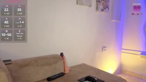 Snapshot of chloe_madisson chatting on 01/12/26, 02:11 chloe online show from 01/12/26, 02:11