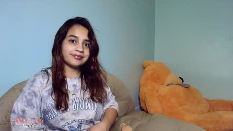 Snapshot of chloe_maia1 chatting on 01/03/25, 01:27 AMY online show from 01/03/25, 01:27