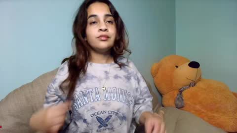 Snapshot of chloe_maia1 chatting on 01/04/25, 02:35 AMY online show from 01/04/25, 02:35
