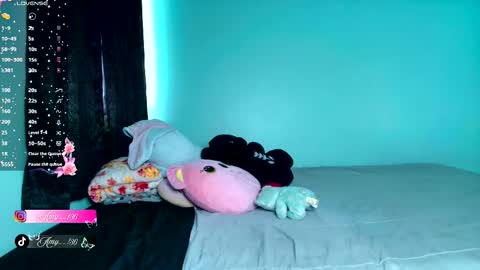 Snapshot of chloe_maia1 chatting on 09/09/25, 05:23 AMY online show from 09/09/25, 05:23