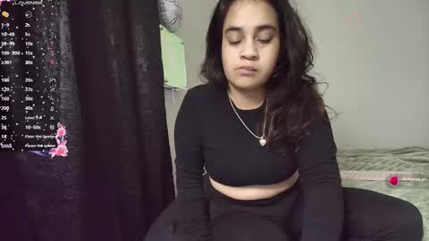 Snapshot of chloe_maia1 chatting on 02/25/26, 02:43 AMY online show from 02/25/26, 02:43