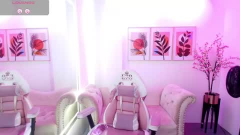 Snapshot of chloe_meoww chatting on 05/11/26, 11:49 Chloe online show from 05/11/26, 11:49