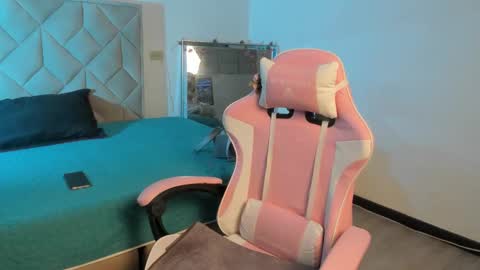 Chloe online show from 02/13/26, 07:10