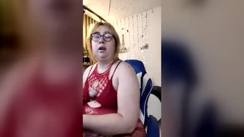 Snapshot of chloe_prg chatting on 06/14/26, 01:58 chloe_prg online show from 06/14/26, 01:58