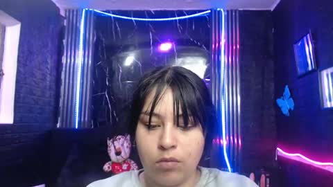 chloe_smith5 online show from 04/27/26, 01:09