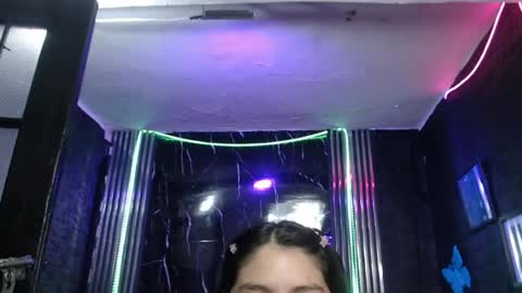chloe_smith5 online show from 05/04/26, 01:18