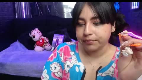 chloe_smith5 online show from 05/11/26, 03:18