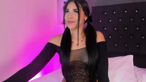 Snapshot of chloe_sterling chatting on 03/25/26, 07:42 chloe_sterling online show from 03/25/26, 07:42
