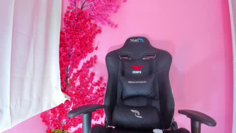 Chloe Miller  online show from 12/03/25, 03:58